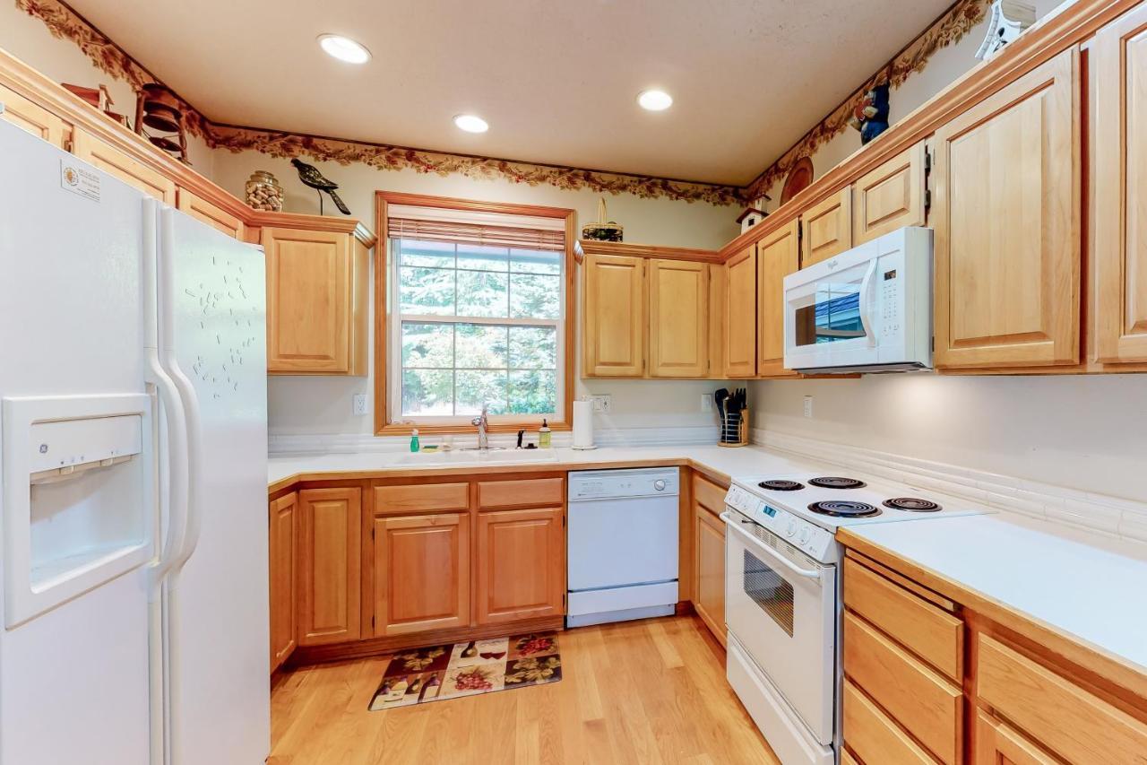 Welches Fairway Retreat Apartment Екстериор снимка